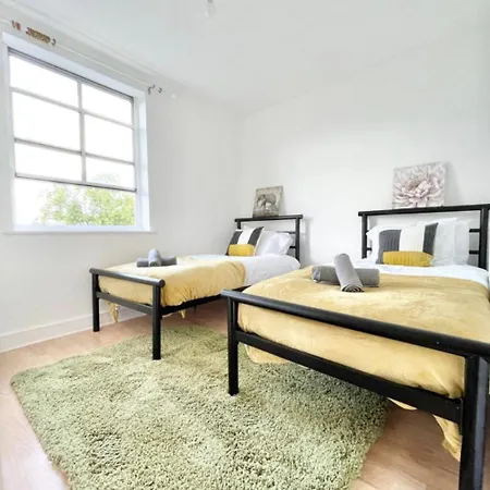 Cozy Southampton Retreat: Free Parking For Contractors, Families, And Tourists Apartamento Exterior foto