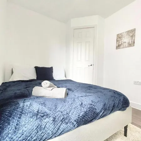 Cozy Southampton Retreat: Free Parking For Contractors, Families, And Tourists Apartamento Exterior foto