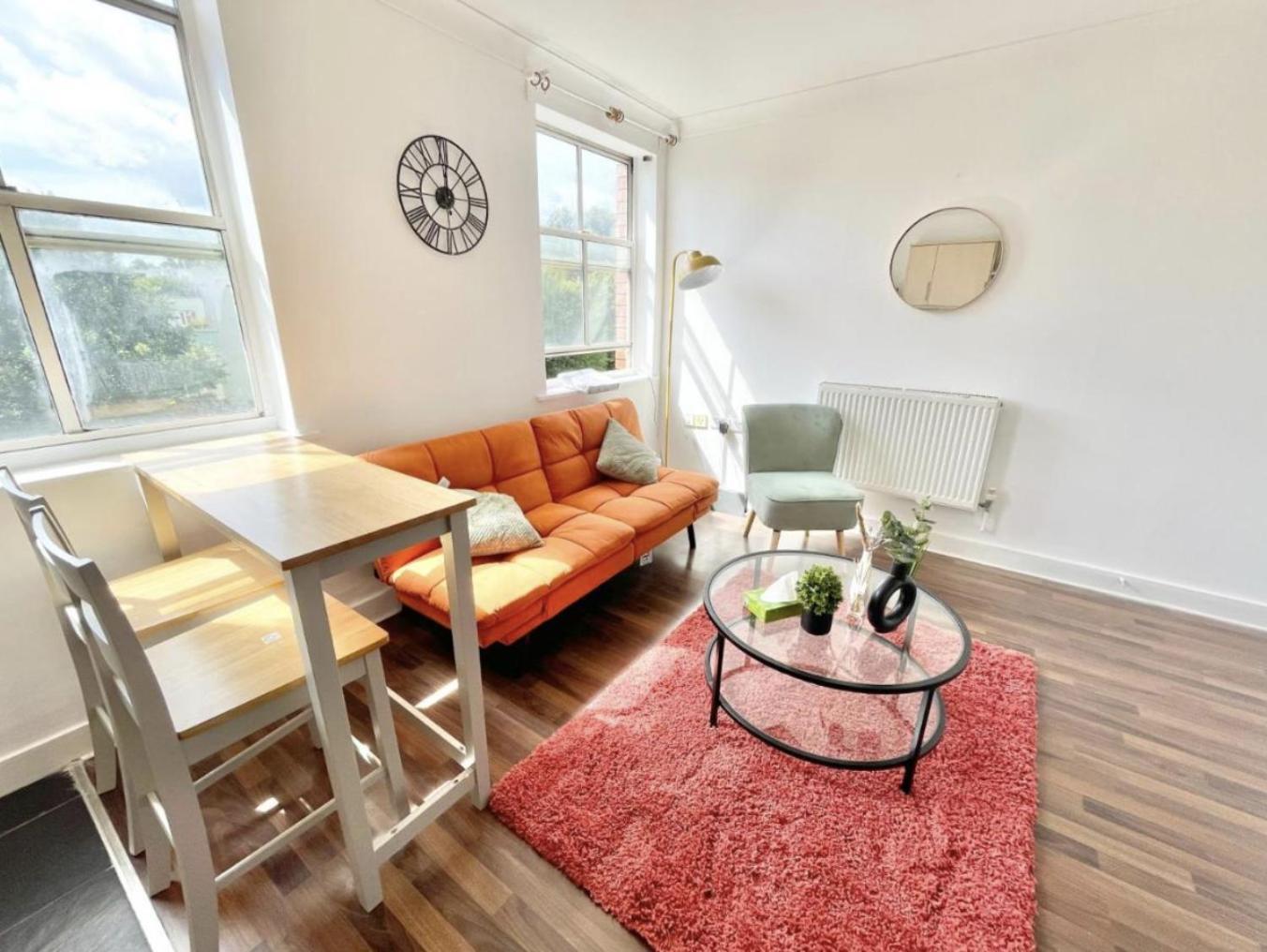 Apartment Cozy Retreat: Free Parking For Contractors, Families, And Tourists Southampton